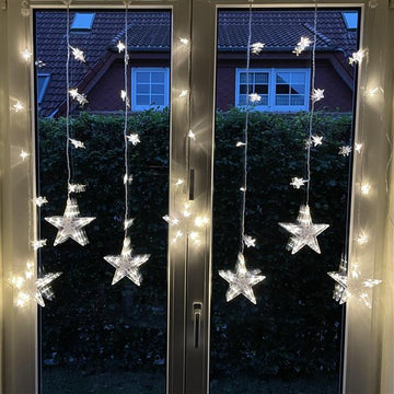 LED Sternenvorhang für Innen und Außen mit 137 LEDs in 39 Sternen | ca. 1 x 1,2m (B-Ware)