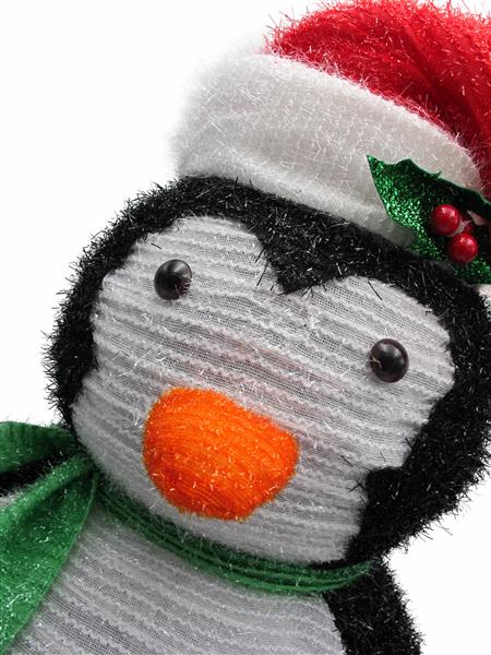 LED Pinguin mit Weihnachtsmütze, 60 warmweiße LED, stehend, strombetrieben