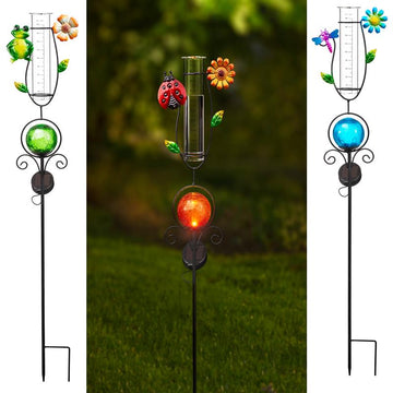Regenmesser mit LED Solarleuchte für den Garten, Erdspieß, farbige Kugel