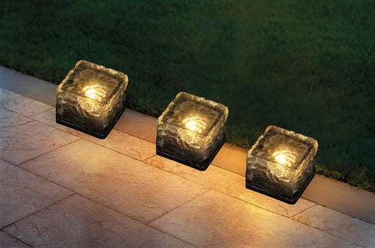 4er Set LED Solar Glas-Pflasterstein mit warm-weißer Beleuchtung, Einschaltautomatik (eckig, ca. 7 x 7 x 5,2cm)