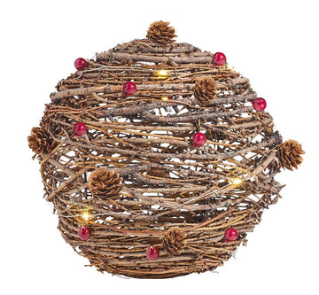 Dekokugel mit Lichterkette aus Weidenzweigen und Kieferngeflecht, mit Tannenzapfen und roten Beeren, ca. Ø 25 cm