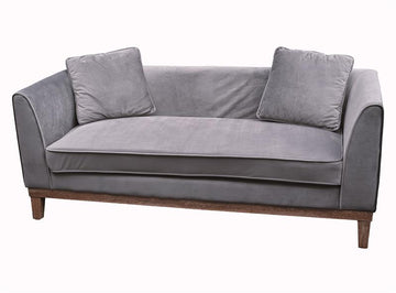 2-Sitzer Samtsofa im skandinavischen Stil, ca. 181 x 76 x 73 cm, Bezug grau, Beine aus Gummibaumholz, inkl. 2 Zierkissen