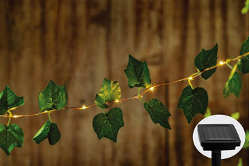 Solar Deko Lichterkette Kunstefeu mit 20 warm-weißen LEDs beleuchtet, solarbetrieben, Gesamtlänge ca. 440 cm, ideal für Balkon, Garten und Terrasse