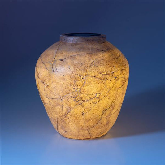 Deko Vase in Antik-Look mit LED Solar Beleuchtung, moderne Solarleuchte für Garten und Terrasse, warm-weiß beleuchtet, vintage Dekoleuchte
