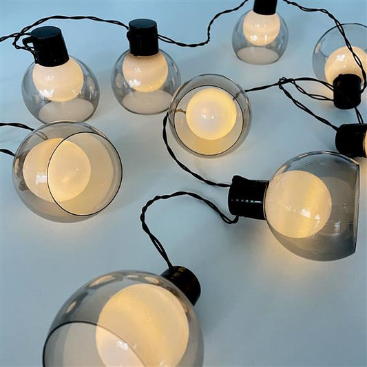 Solar Lichterkette für außen mit Smokey Rauchglas-Optik Lampenschirm | 10 Glühbirnen Ø ca. 7 cm | 200 cm + Zuleitung zum Solarpanel | Deko-Beleuchtung für Garten, Terrasse, Balkon