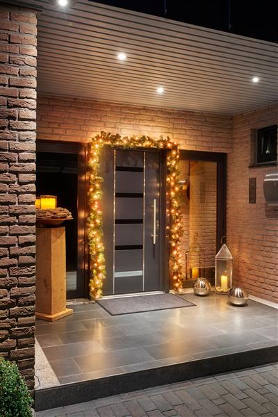 Künstliche LED Tannengirlande 500 cm mit 80 LED beleuchtet, warmweiß oder bernstein, Girlande für Innen- und Außen